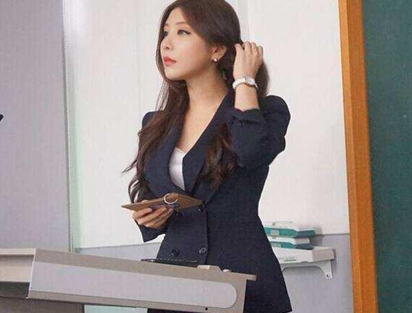 女教师干国产视频,真相揭秘引热议